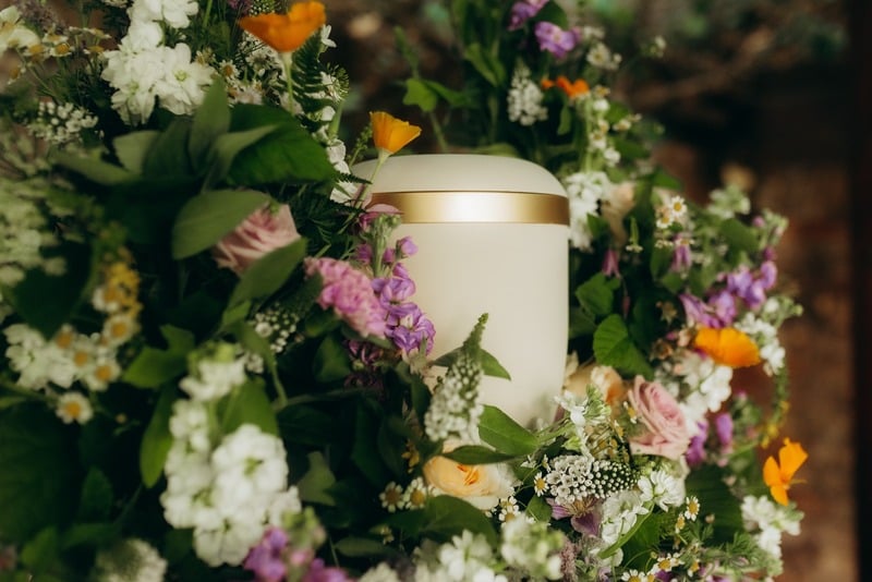 Jak vybrat vhodnou smuteční kytici nebo věnec