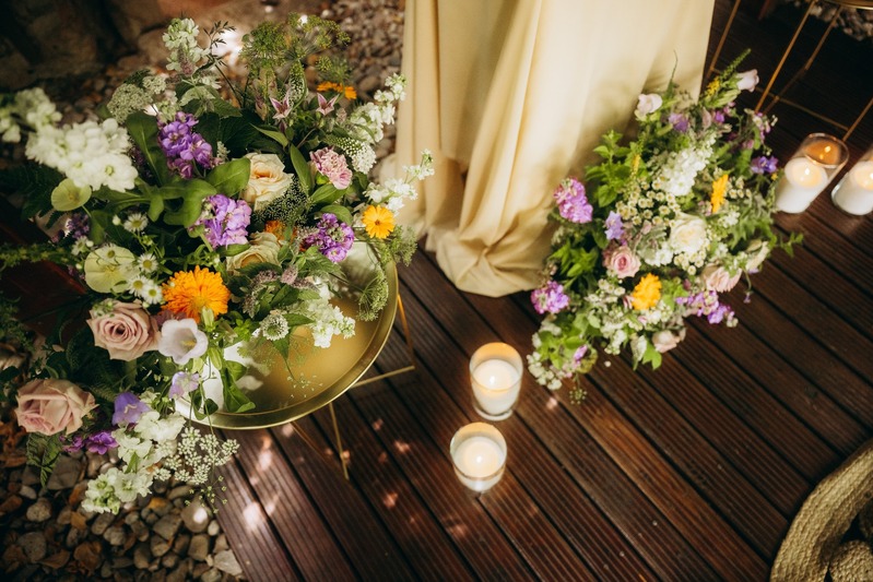 Květiny na stojanech